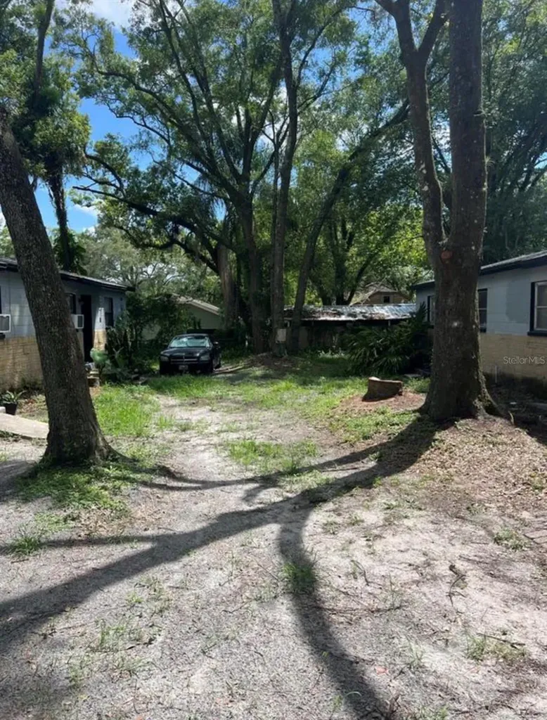 1601 E Marks Drive Tampa FL 33604