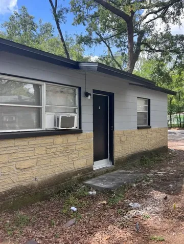 1601 E Marks Drive Tampa FL 33604