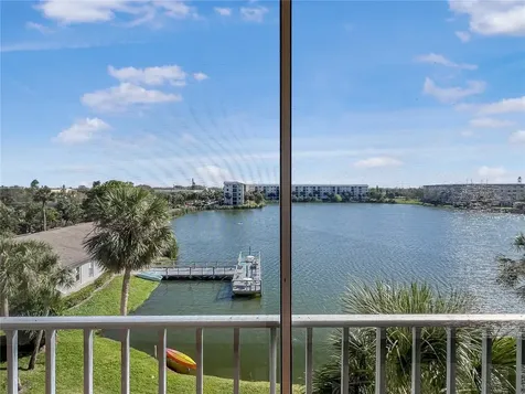 3424 Lake Bayshore Drive Bradenton FL 34205