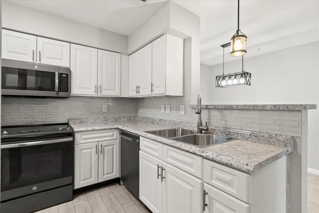 236 Afton Square Altamonte Springs FL 32714