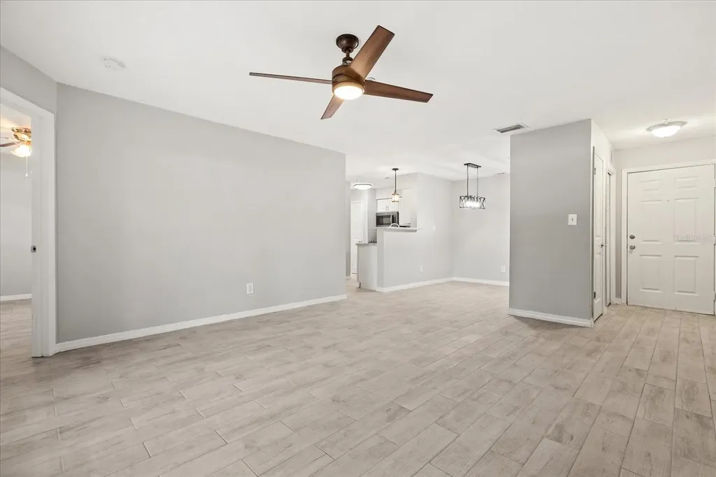 236 Afton Square Altamonte Springs FL 32714