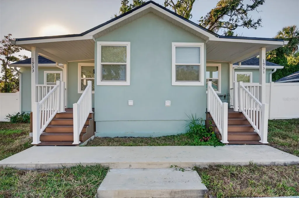 1933 10th Street S St Petersburg FL 33705