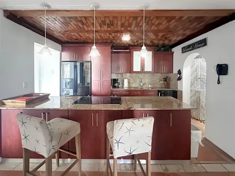 6165 Ave. Isla Verde Carolina PR 00979