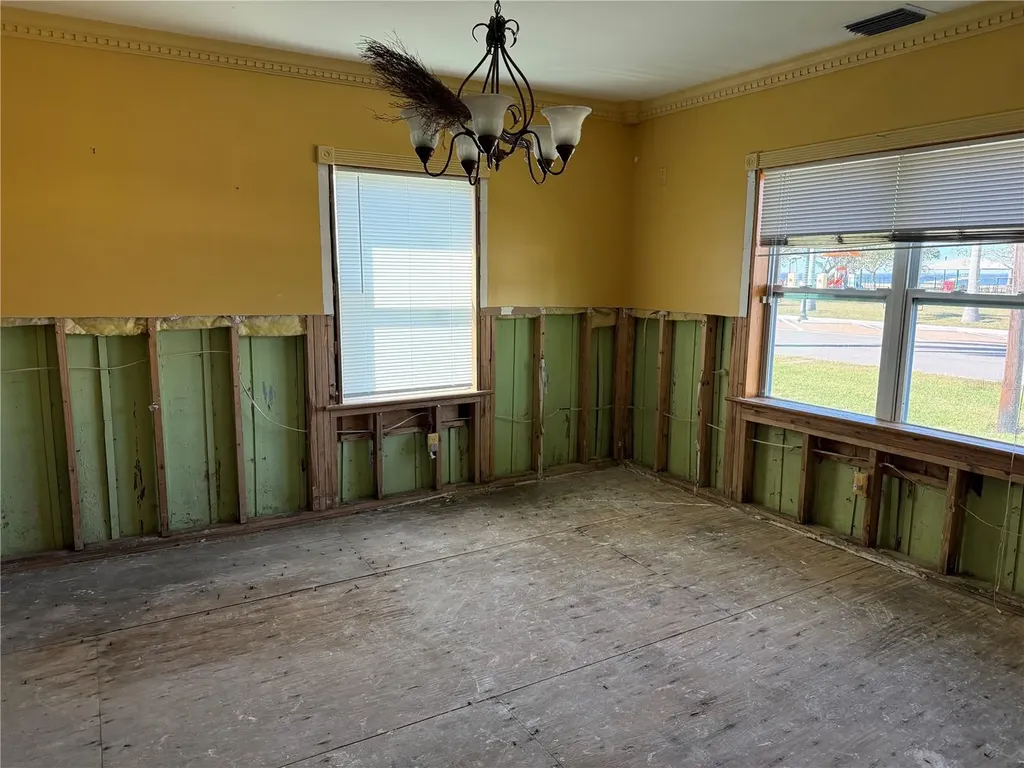 621 Or 625 W Retta Esplanade Punta Gorda FL 33950