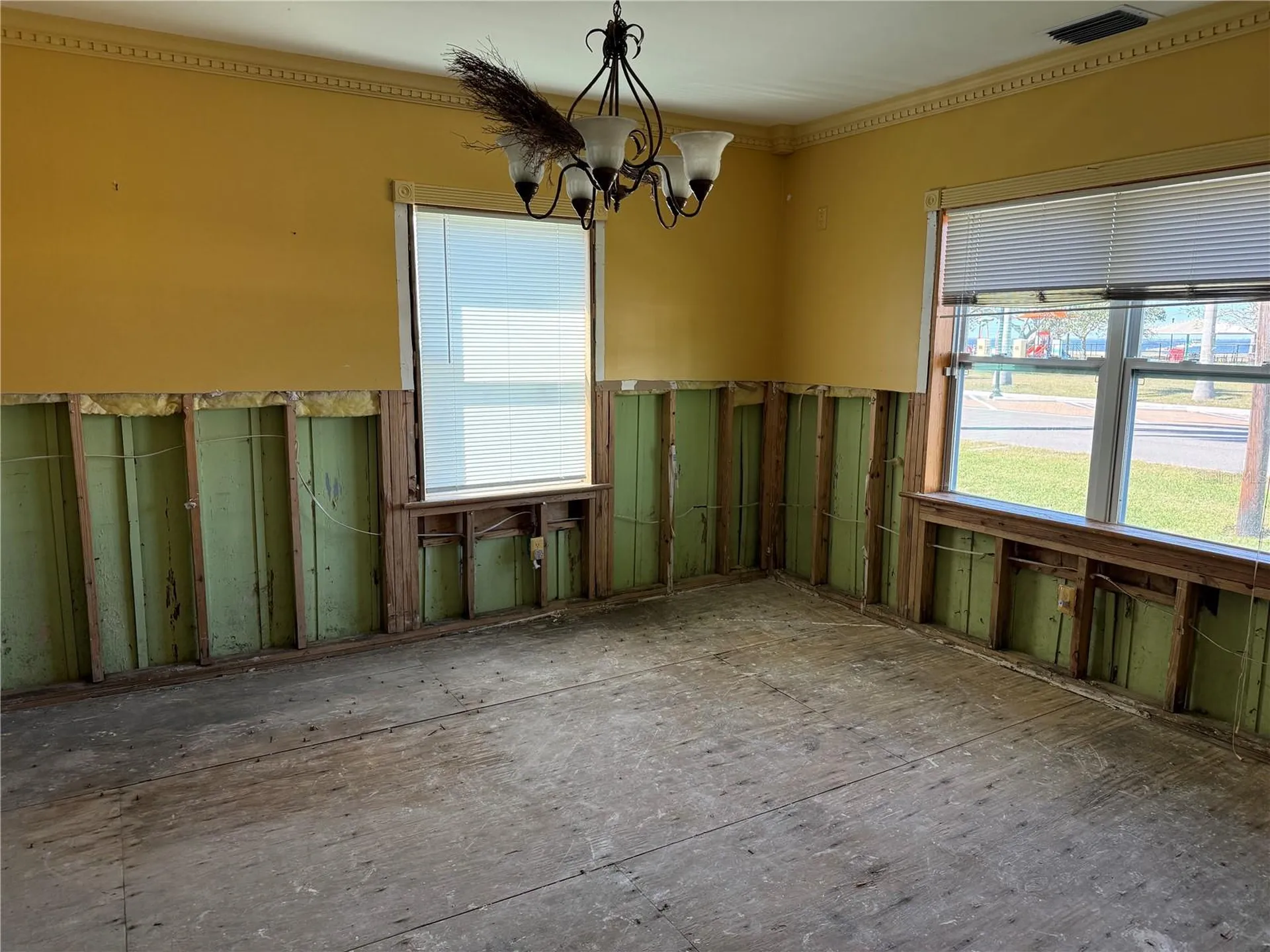 621 Or 625 W Retta Esplanade Punta Gorda FL 33950