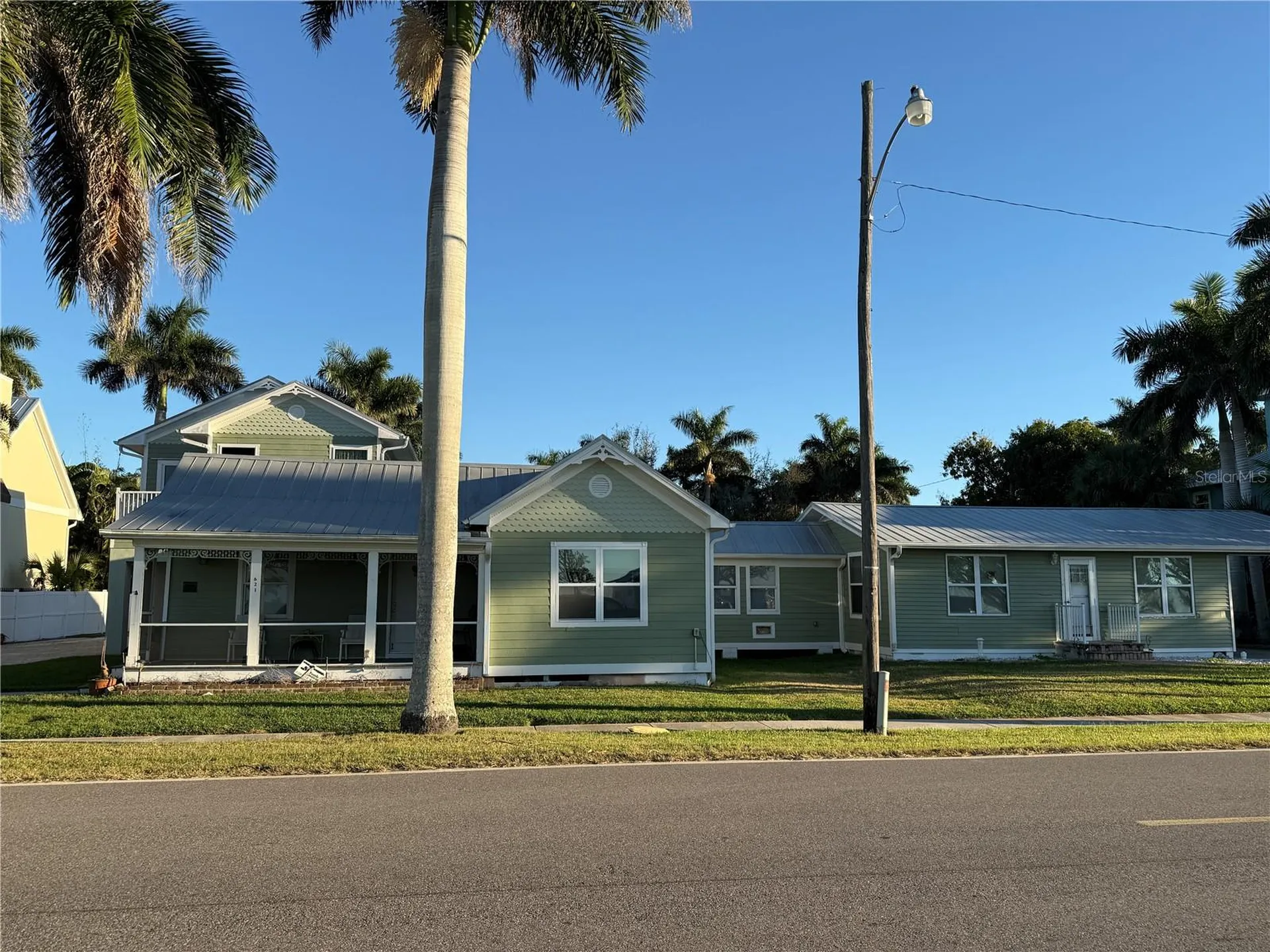 621 Or 625 W Retta Esplanade Punta Gorda FL 33950