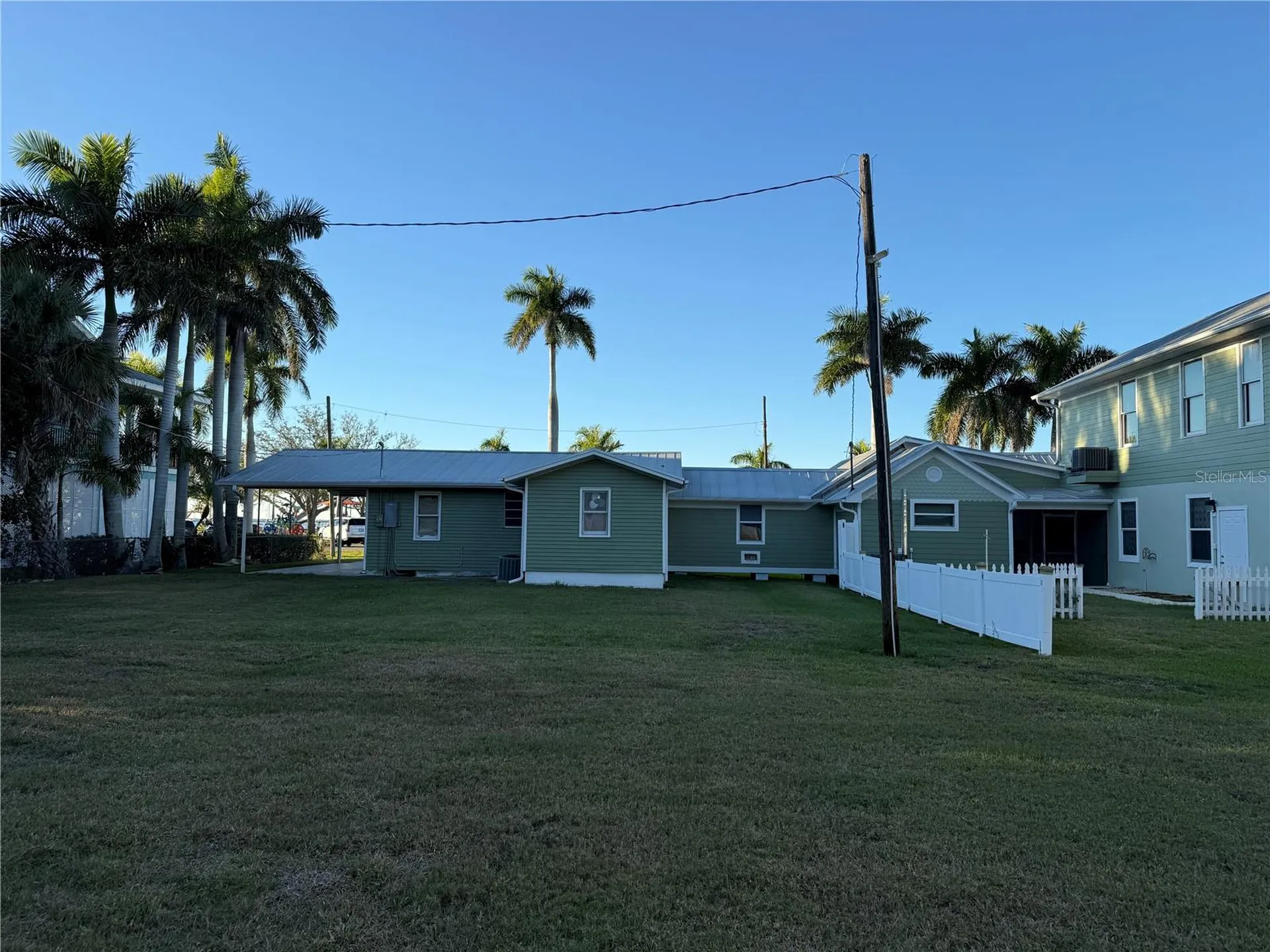 621 Or 625 W Retta Esplanade Punta Gorda FL 33950