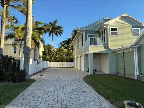 621 Or 625 W Retta Esplanade Punta Gorda FL 33950