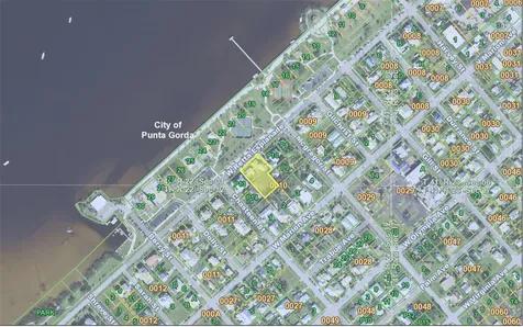 621 Or 625 W Retta Esplanade Punta Gorda FL 33950