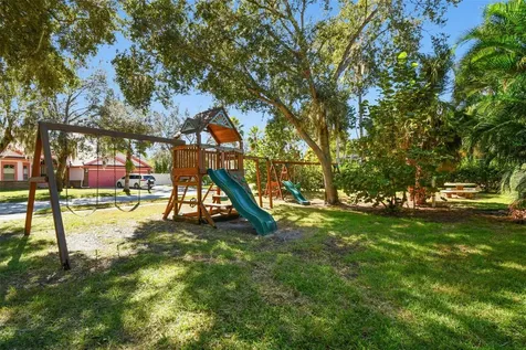 1828 Longview Lane Tarpon Springs FL 34689