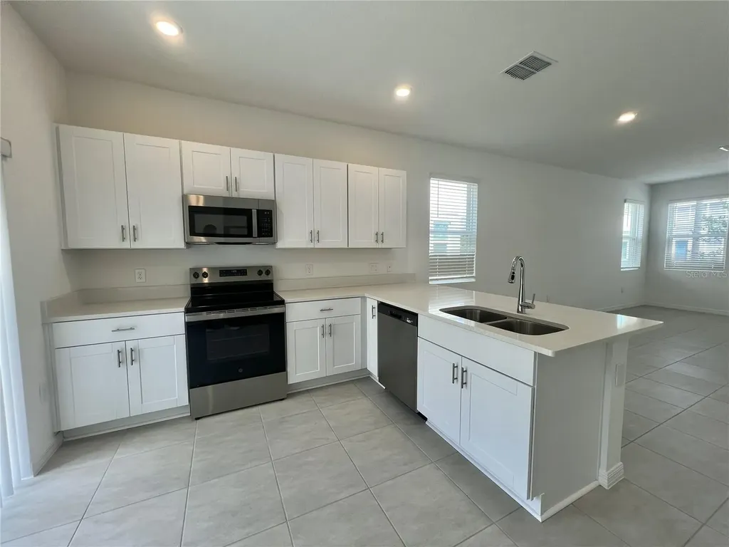 3099 Skyline Loop Kissimmee FL 34758