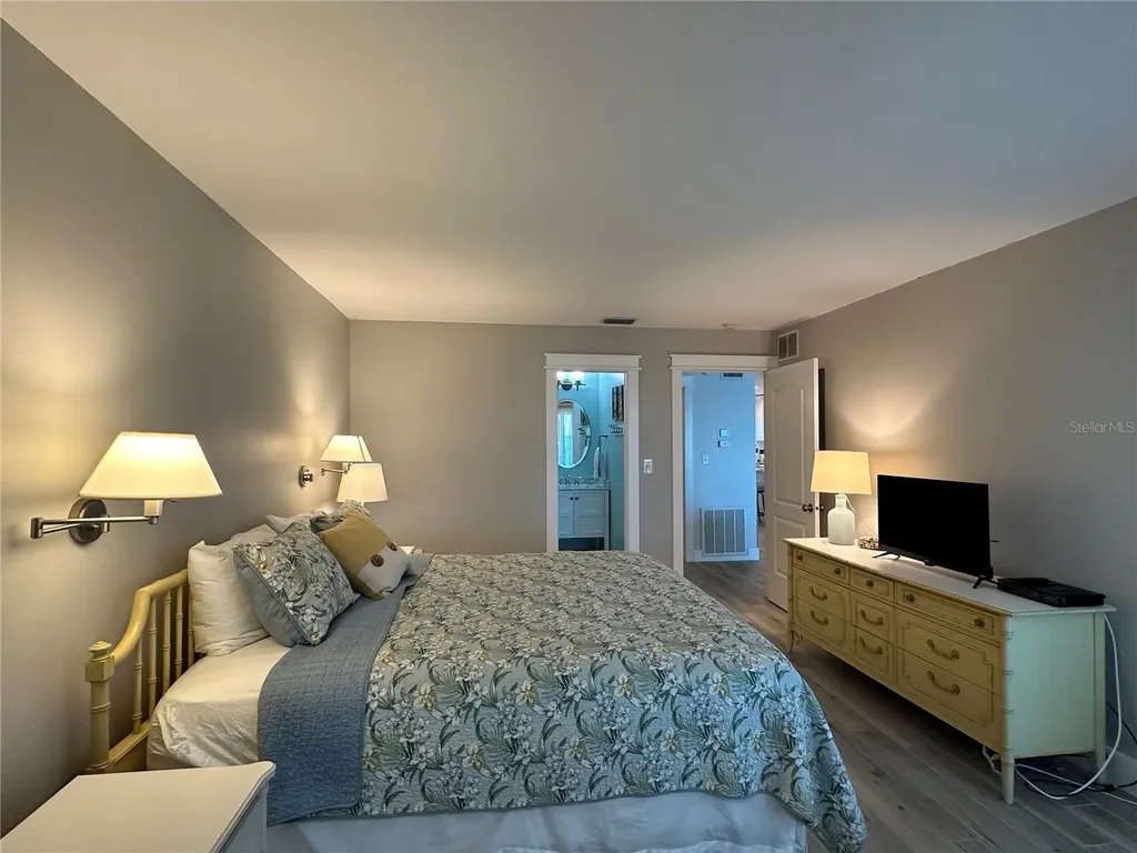 6500 Flotilla Drive Holmes Beach FL 34217