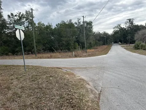SW Shorewood Drive Dunnellon FL 34431