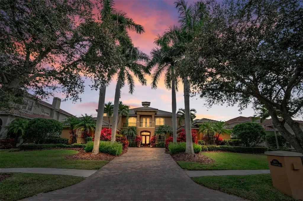 8871 Silverthorn Road Seminole FL 33777