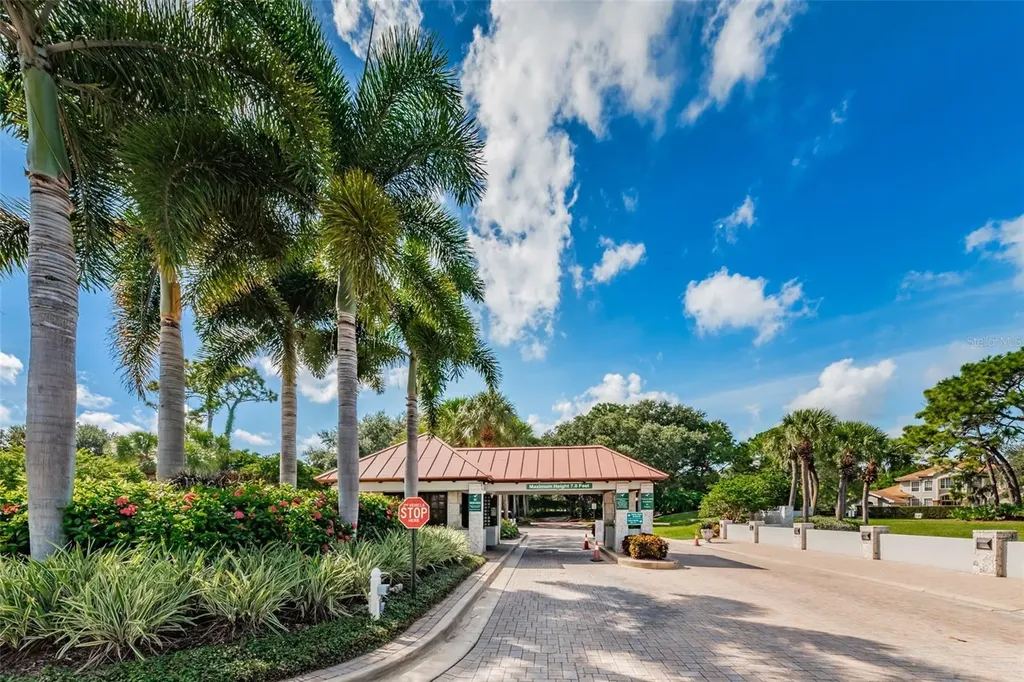 8871 Silverthorn Road Seminole FL 33777