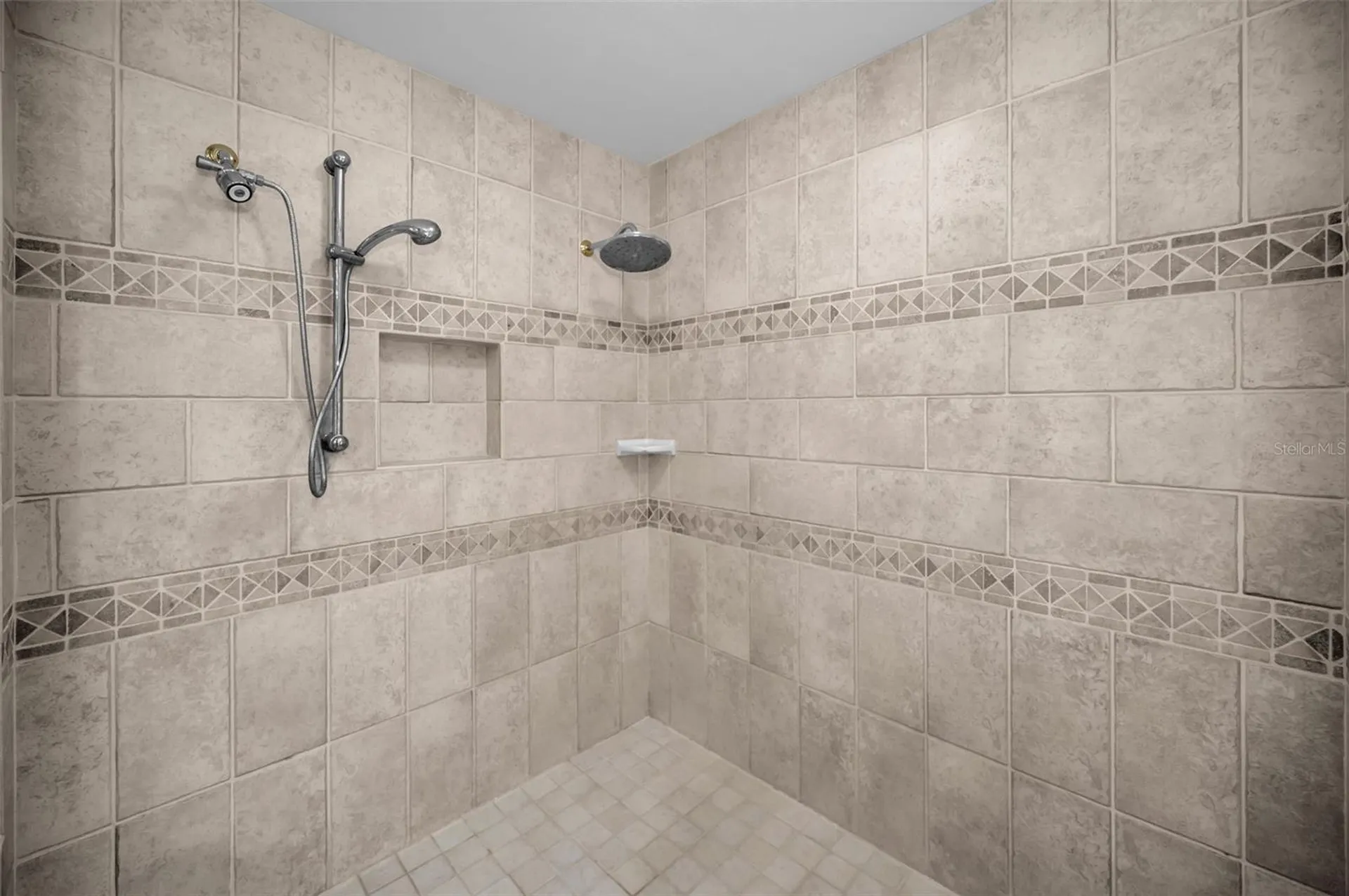 8871 Silverthorn Road Seminole FL 33777
