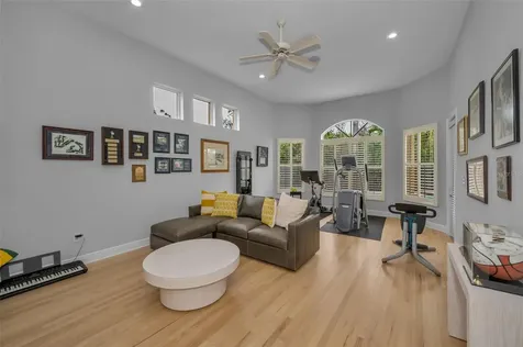 8871 Silverthorn Road Seminole FL 33777