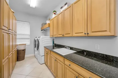 8871 Silverthorn Road Seminole FL 33777