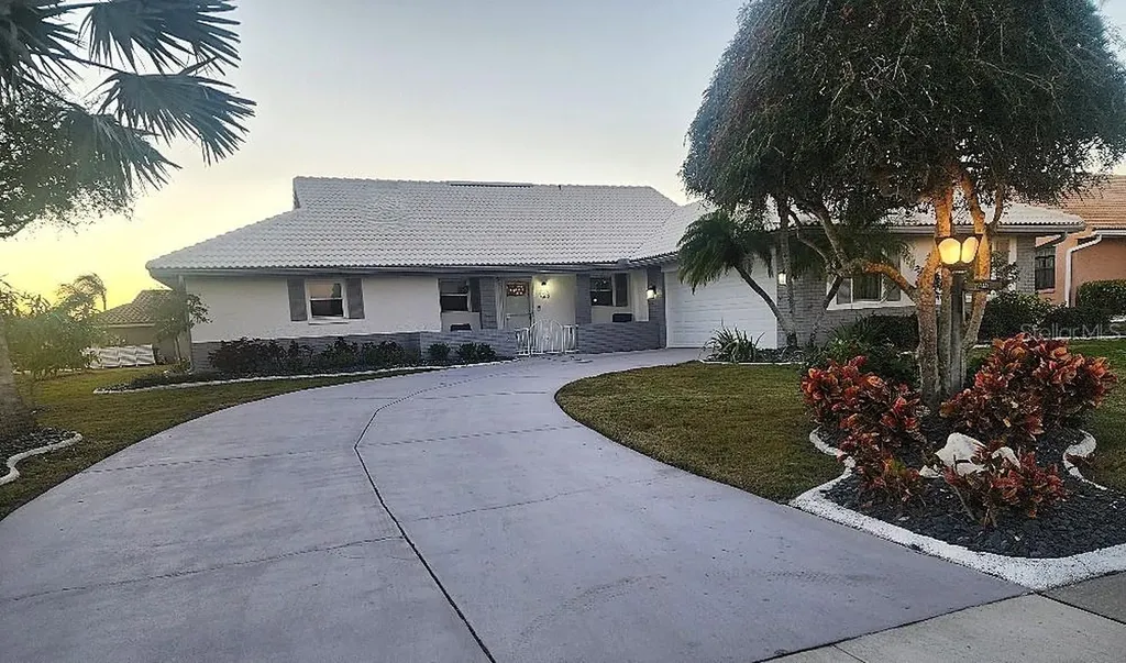 723 Elkhorn Road Sun City Center FL 33573