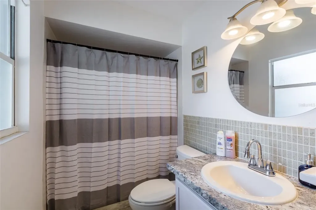 95 S Briggs Avenue Sarasota FL 34237