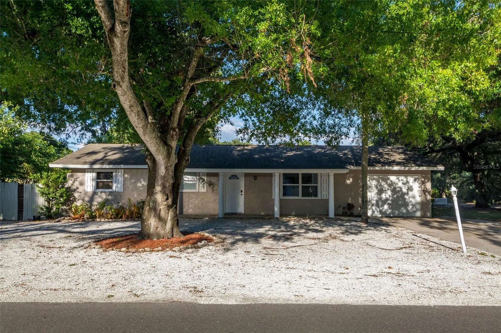 95 S Briggs Avenue Sarasota FL 34237