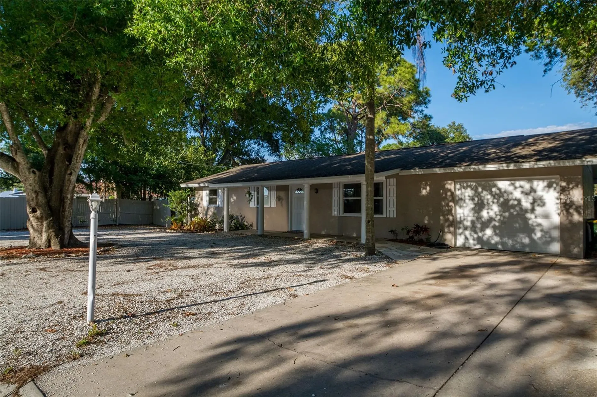 95 S Briggs Avenue Sarasota FL 34237