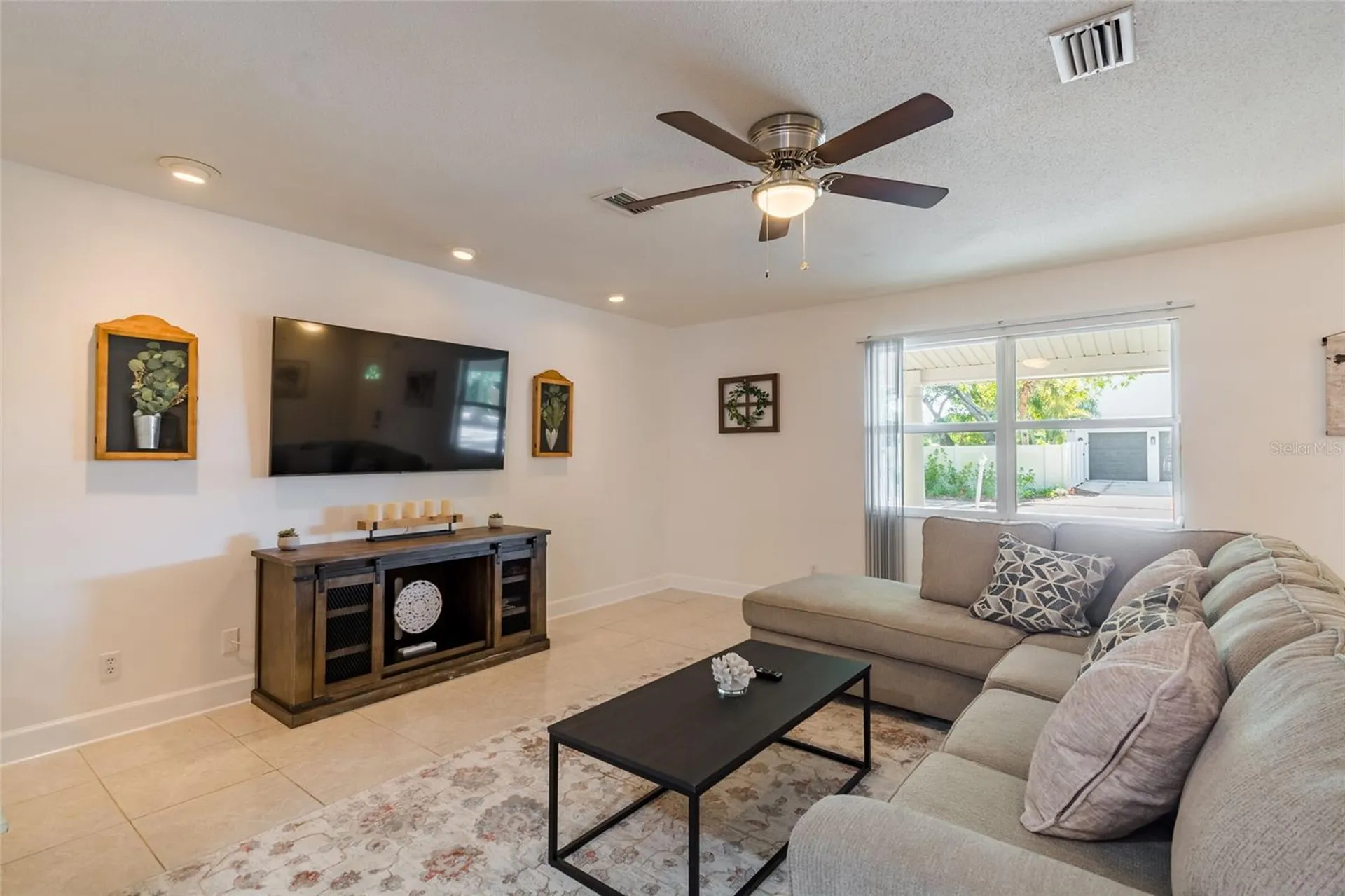 95 S Briggs Avenue Sarasota FL 34237