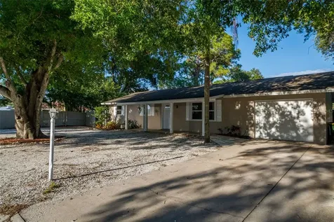 95 S Briggs Avenue Sarasota FL 34237
