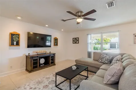 95 S Briggs Avenue Sarasota FL 34237
