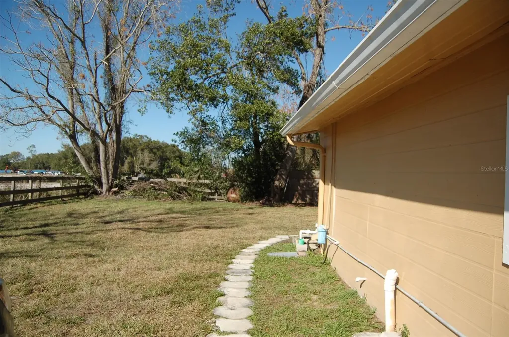 223 County Road 466a Fruitland Park FL 34731