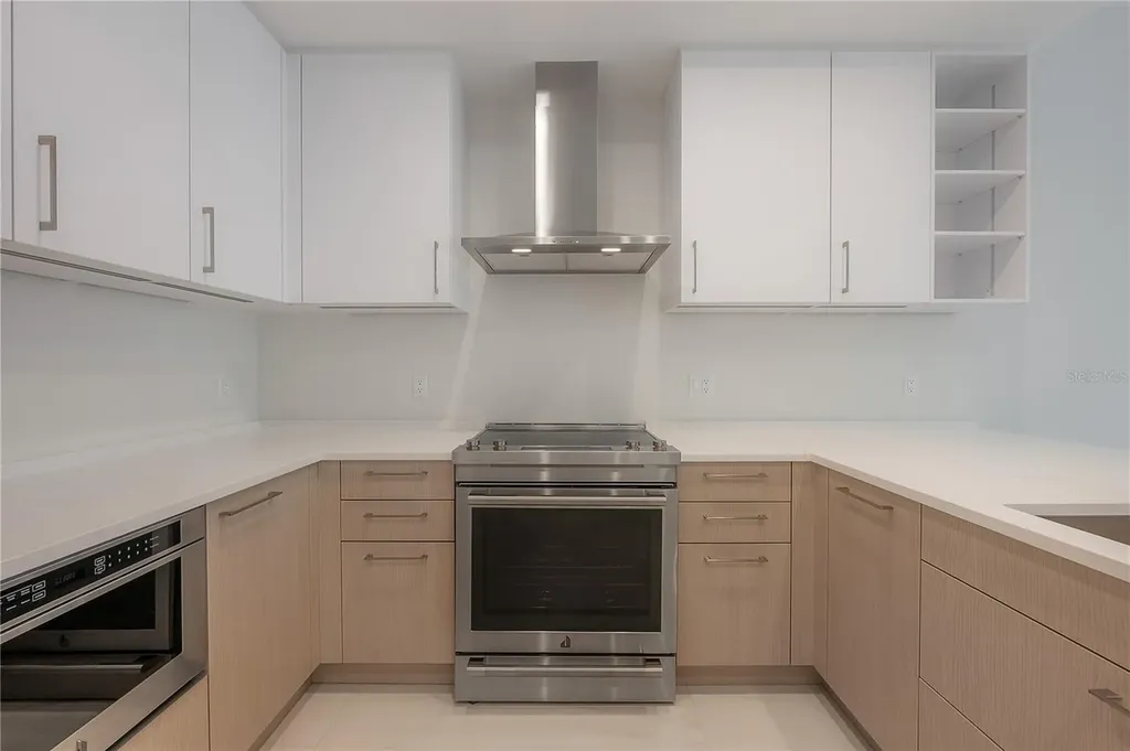 275 1st Avenue S St Petersburg FL 33701