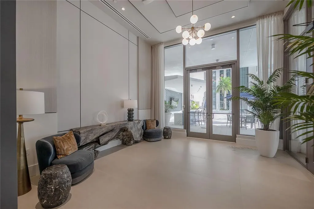 275 1st Avenue S St Petersburg FL 33701