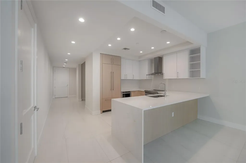 275 1st Avenue S St Petersburg FL 33701