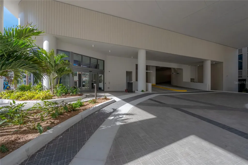 275 1st Avenue S St Petersburg FL 33701