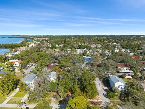 Ventnor Avenue Tarpon Springs FL 34689