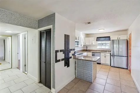 525 Conway Road Orlando FL 32807