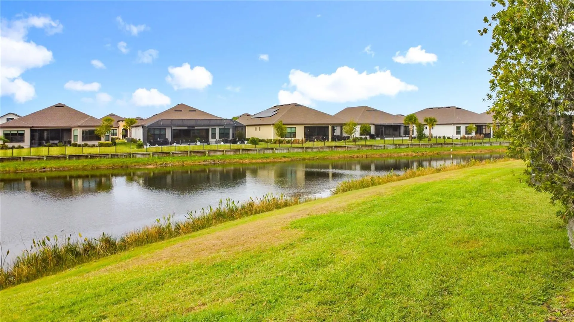 2711 Palm Tree Drive Kissimmee FL 34759