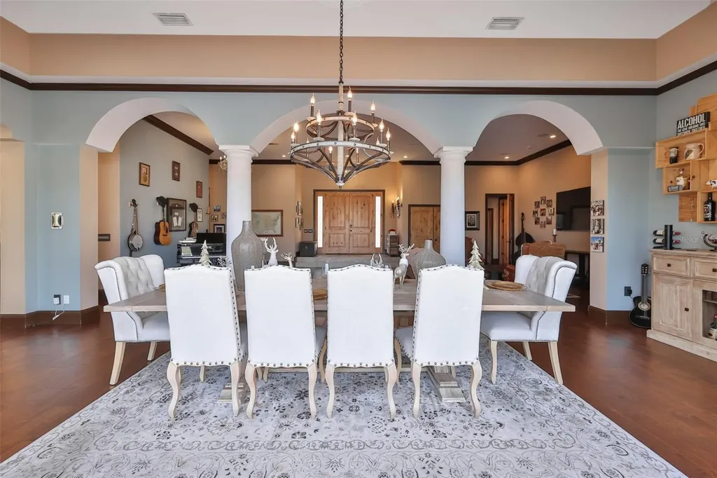 9805 Compass Point Way Tampa FL 33615