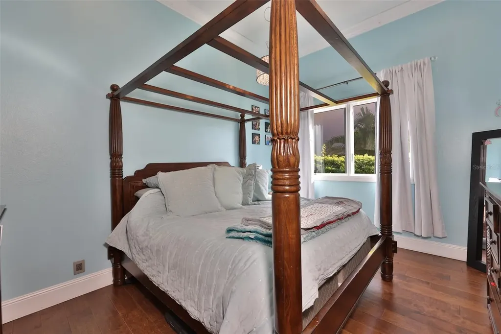 9805 Compass Point Way Tampa FL 33615