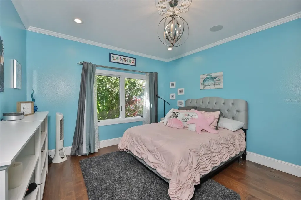 9805 Compass Point Way Tampa FL 33615