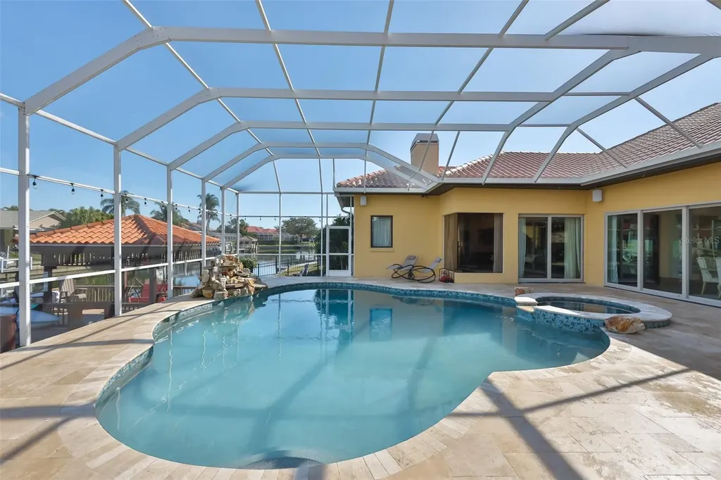 9805 Compass Point Way Tampa FL 33615