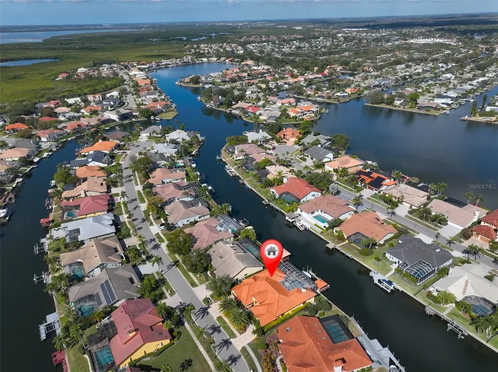 9805 Compass Point Way Tampa FL 33615