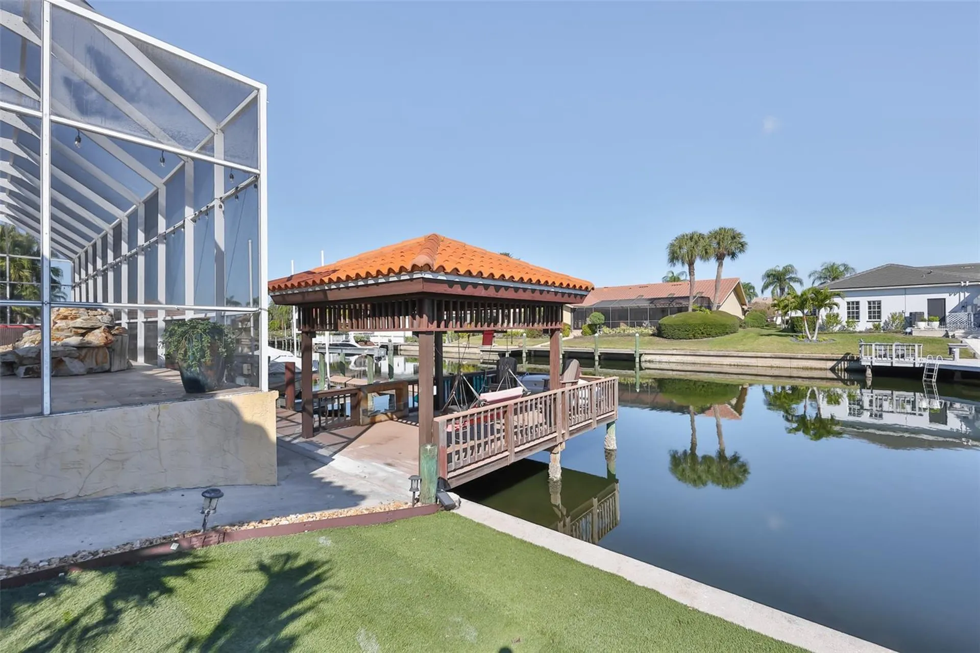 9805 Compass Point Way Tampa FL 33615