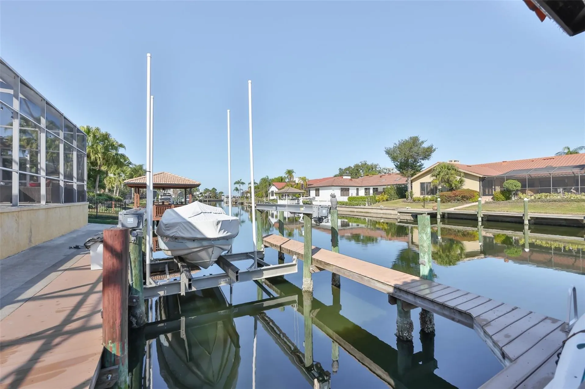9805 Compass Point Way Tampa FL 33615
