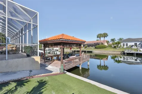 9805 Compass Point Way Tampa FL 33615