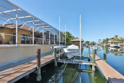 9805 Compass Point Way Tampa FL 33615