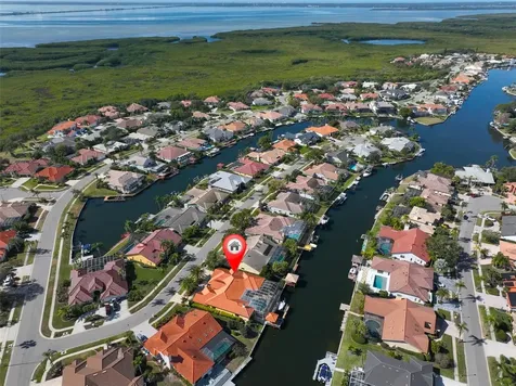9805 Compass Point Way Tampa FL 33615