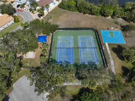 9805 Compass Point Way Tampa FL 33615