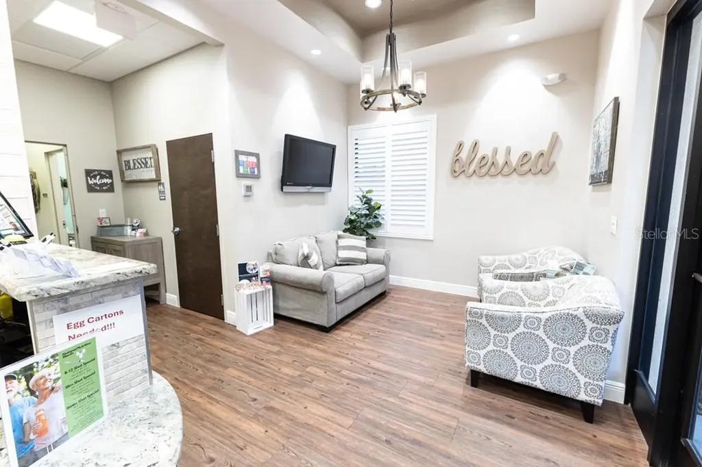 809 County Road 466 Lady Lake FL 32159
