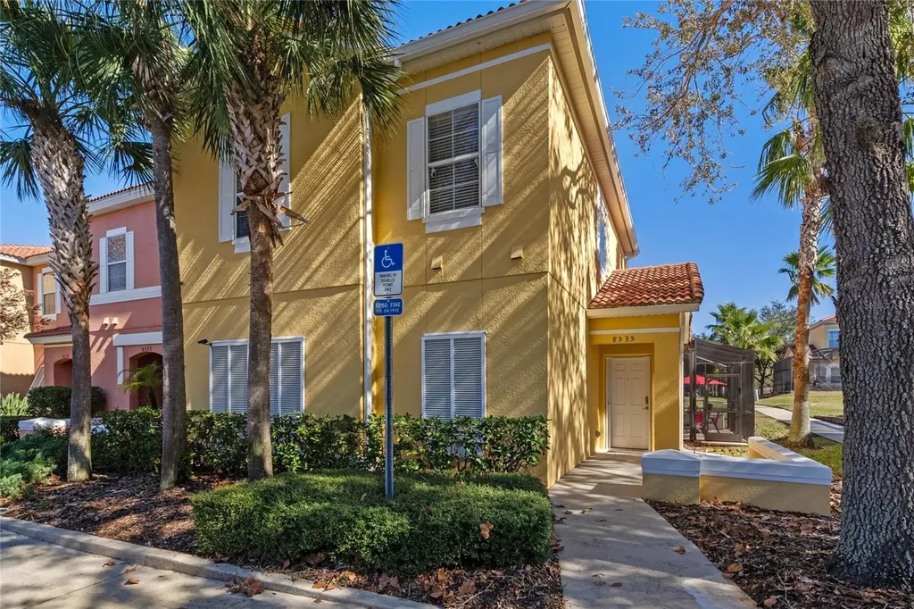 8535 Bay Lilly Loop Kissimmee FL 34747